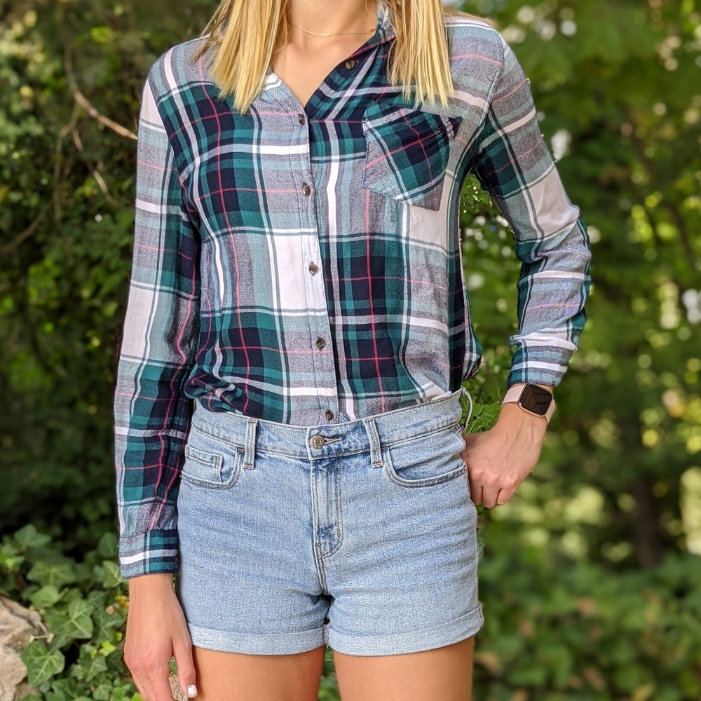 Thread & Supply button down top